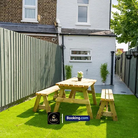 Stunning House By Ls2G Short Lets & Serviced Accommodation Greater London With Free Wifi Exterior photo