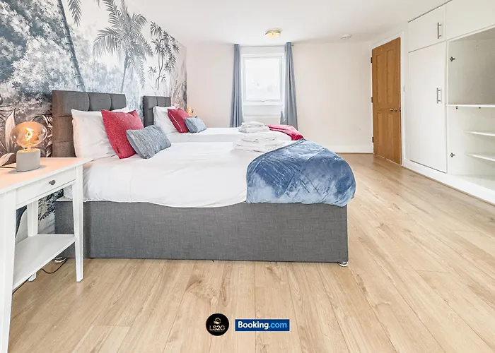 Stunning House By Ls2G Short Lets & Serviced Accommodation Greater London With Free Wifi
