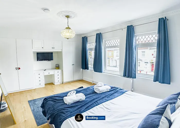 Stunning House By Ls2G Short Lets & Serviced Accommodation Greater London With Free Wifi